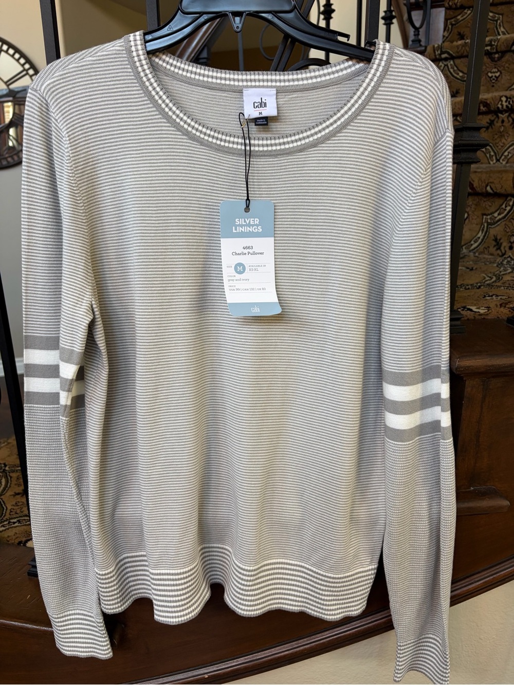 #4663 cabi Charlie Pullover. NWT. Size Medium. Retails $99 - Picture 3 of 5